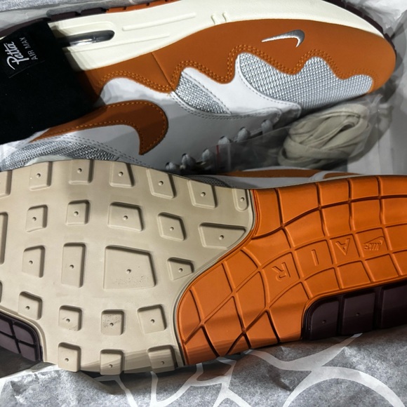 Air Max 1 Patty Collab. Limited Edition Wavy - Picture 2 of 5